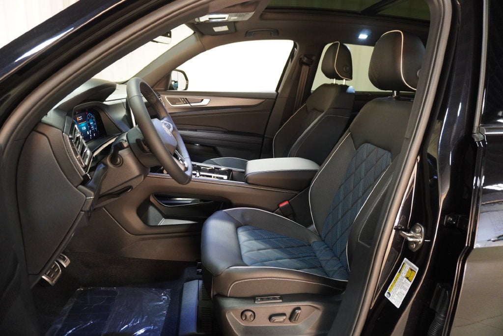 2026 Volkswagen Atlas Cross Sport SEL Premium R-Line