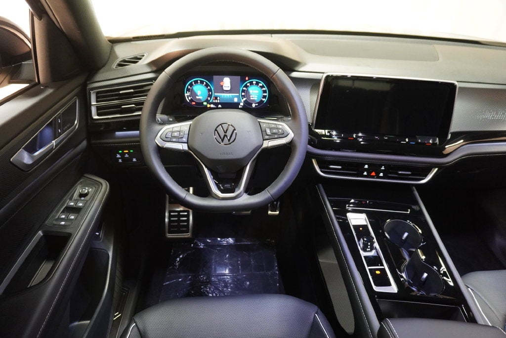 2026 Volkswagen Atlas Cross Sport SEL Premium R-Line