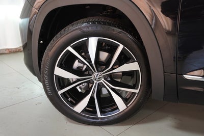2026 Volkswagen Atlas Cross Sport SEL Premium R-Line