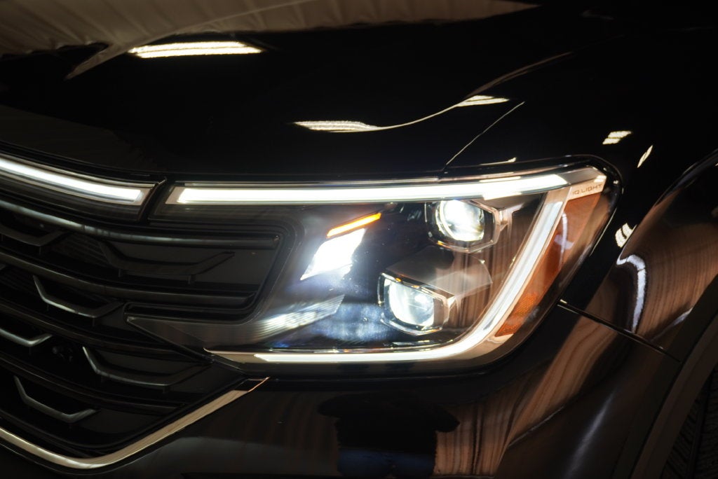 2026 Volkswagen Atlas Cross Sport SEL Premium R-Line