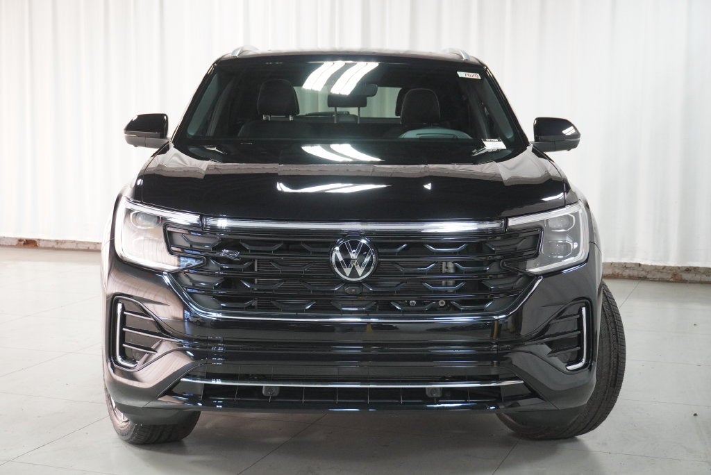 2026 Volkswagen Atlas Cross Sport SEL Premium R-Line