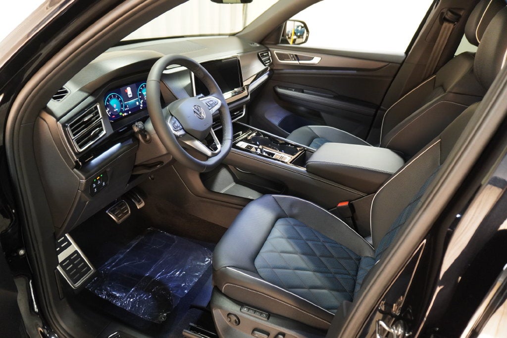 2026 Volkswagen Atlas Cross Sport SEL Premium R-Line