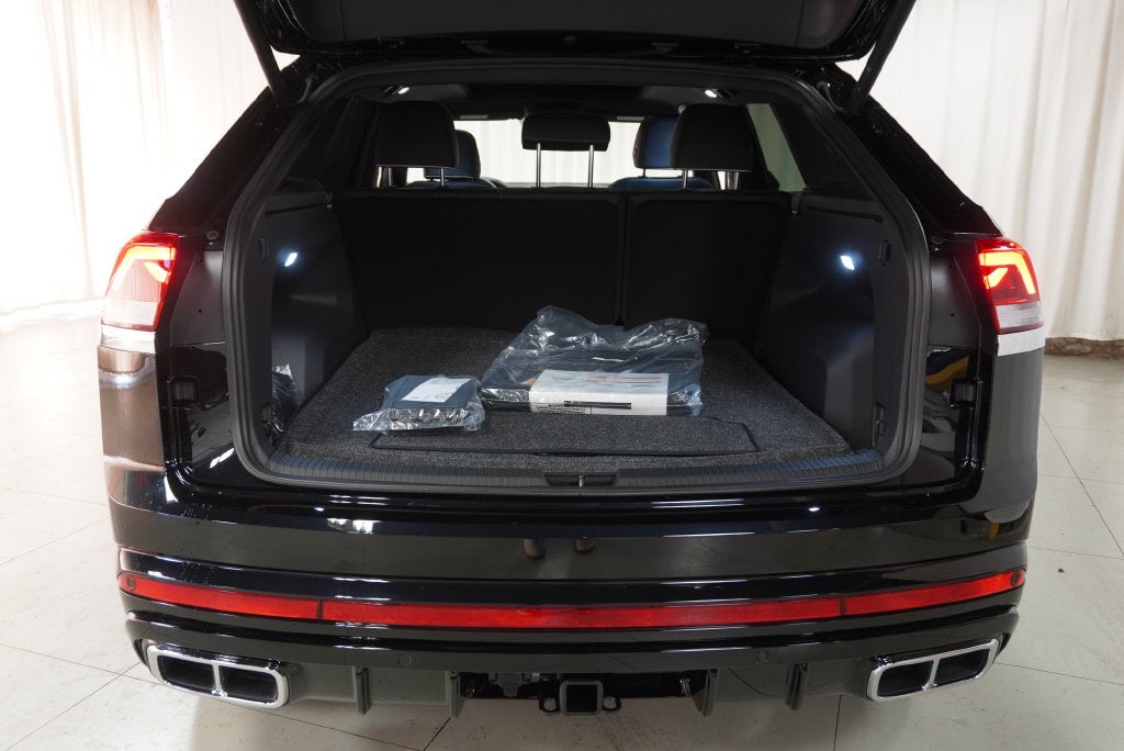 2026 Volkswagen Atlas Cross Sport SEL Premium R-Line