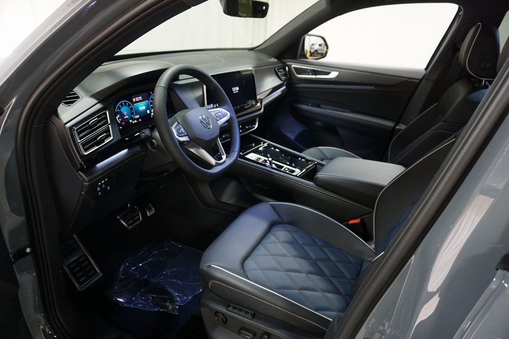 2026 Volkswagen Atlas Cross Sport 2.0T SEL Premium R-Line