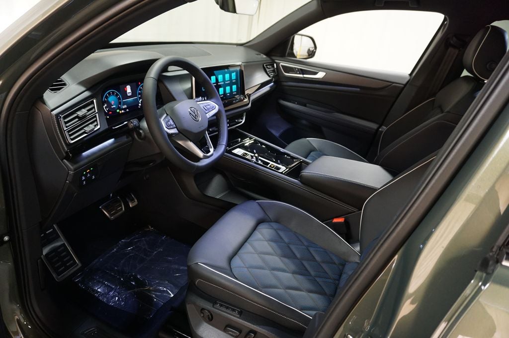 2026 Volkswagen Atlas Cross Sport 2.0T SEL Premium R-Line