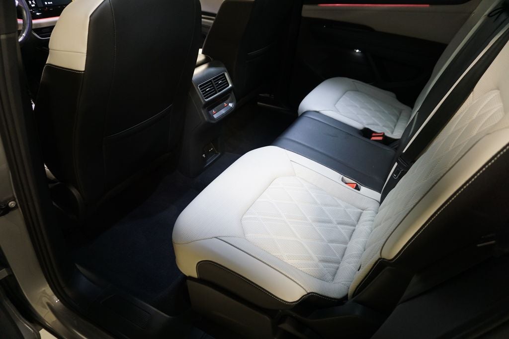 2024 Volkswagen Atlas Cross Sport 2.0T SEL Premium R-Line