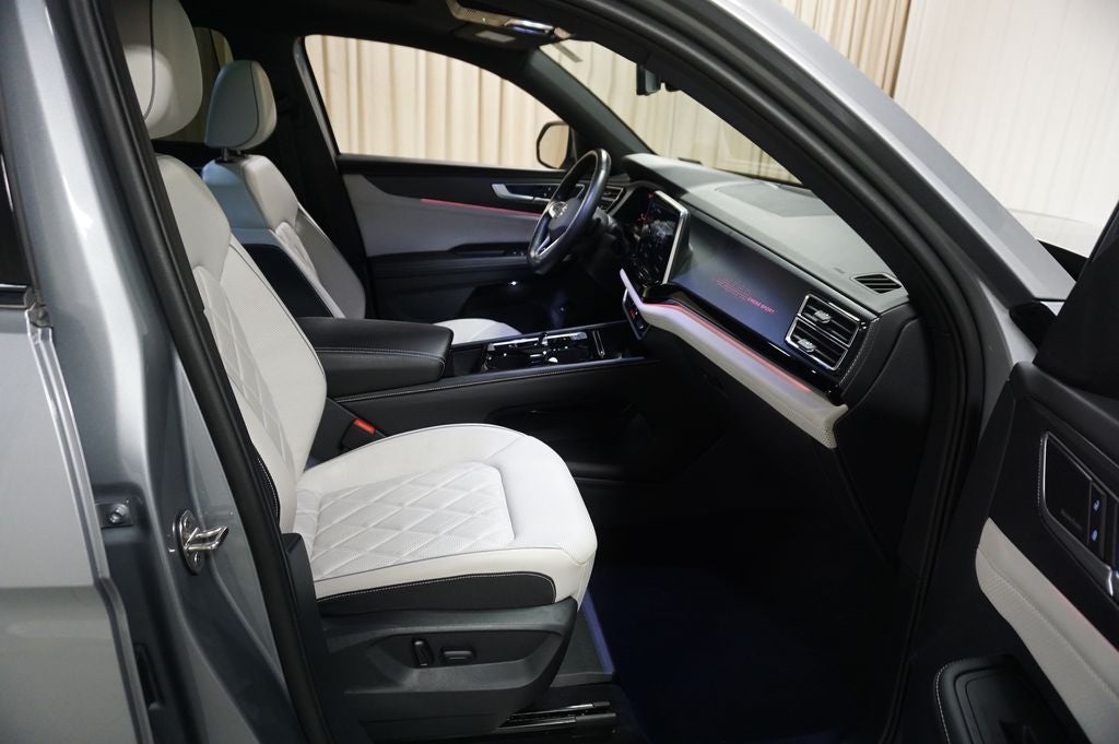 2024 Volkswagen Atlas Cross Sport 2.0T SEL Premium R-Line