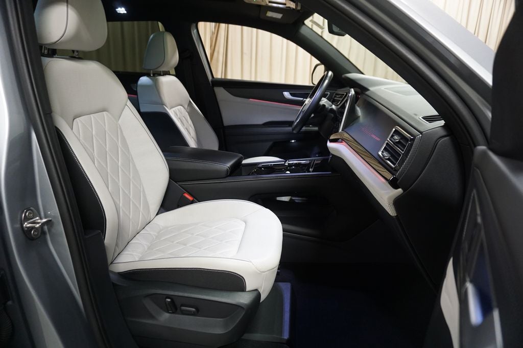 2024 Volkswagen Atlas Cross Sport 2.0T SEL Premium R-Line