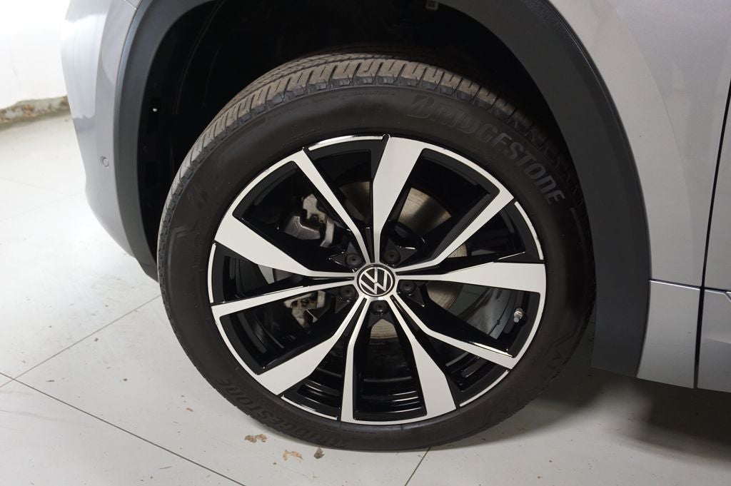 2024 Volkswagen Atlas Cross Sport 2.0T SEL Premium R-Line