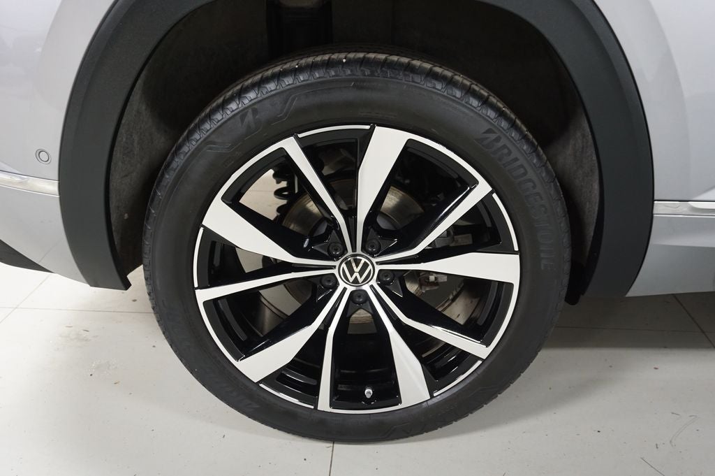 2024 Volkswagen Atlas Cross Sport 2.0T SEL Premium R-Line