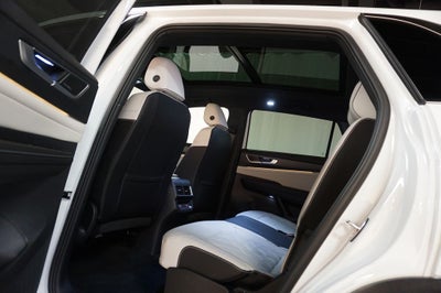 2025 Volkswagen Atlas Cross Sport 2.0T SEL Premium R-Line