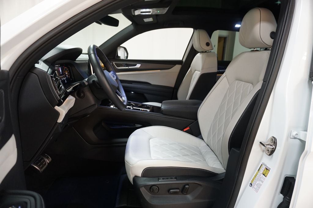 2025 Volkswagen Atlas Cross Sport 2.0T SEL Premium R-Line
