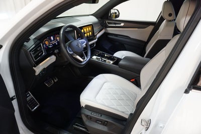 2025 Volkswagen Atlas Cross Sport 2.0T SEL Premium R-Line