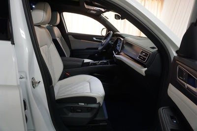 2025 Volkswagen Atlas Cross Sport 2.0T SEL Premium R-Line