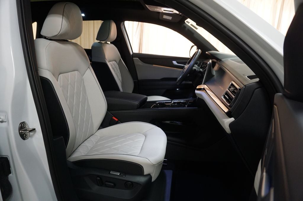 2025 Volkswagen Atlas Cross Sport 2.0T SEL Premium R-Line