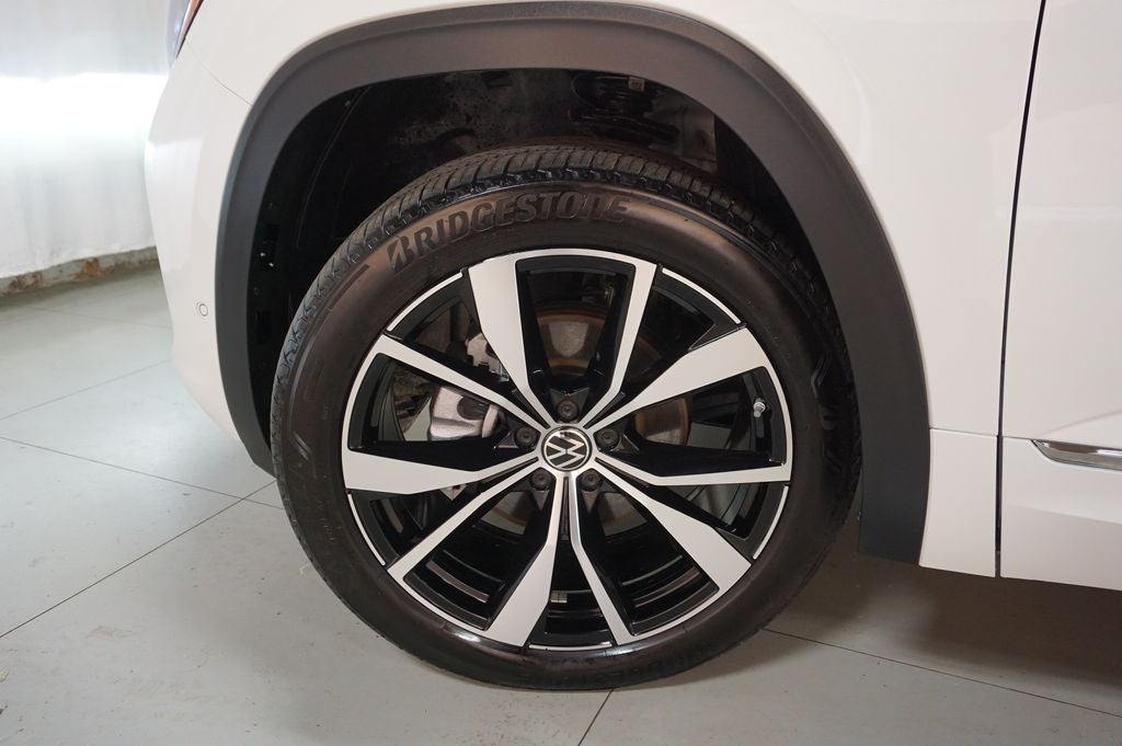 2025 Volkswagen Atlas Cross Sport 2.0T SEL Premium R-Line