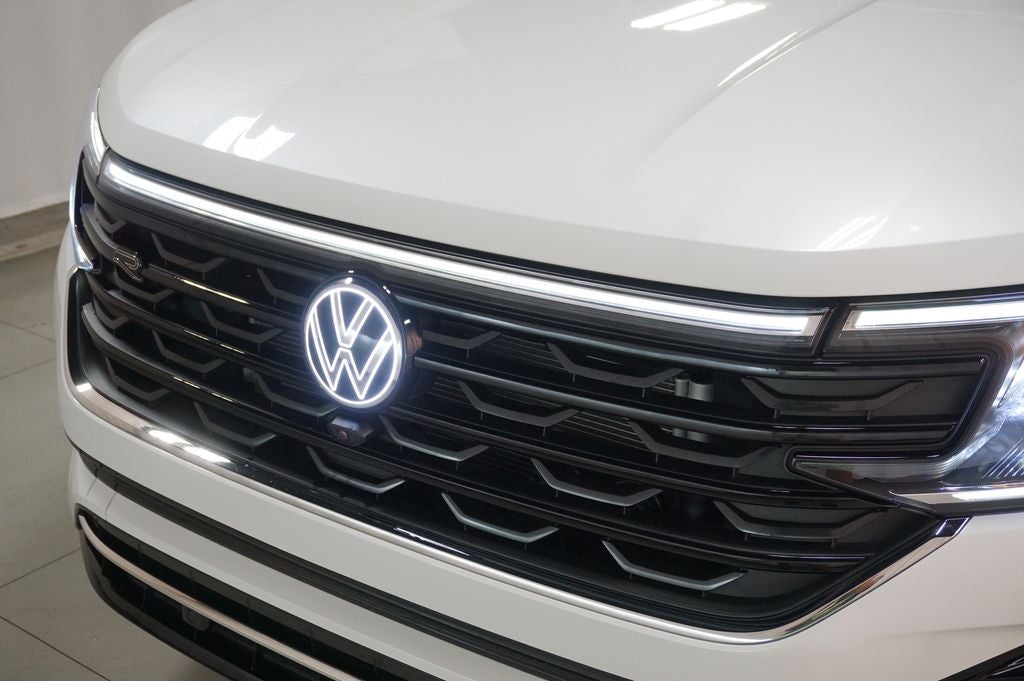 2025 Volkswagen Atlas Cross Sport 2.0T SEL Premium R-Line