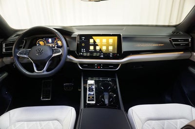 2025 Volkswagen Atlas Cross Sport 2.0T SEL Premium R-Line