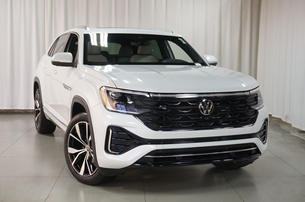 2025 Volkswagen Atlas Cross Sport 2.0T SEL Premium R-Line