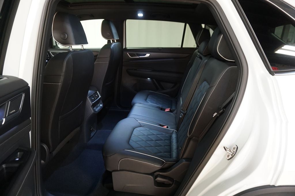 2025 Volkswagen Atlas Cross Sport 2.0T SEL Premium R-Line