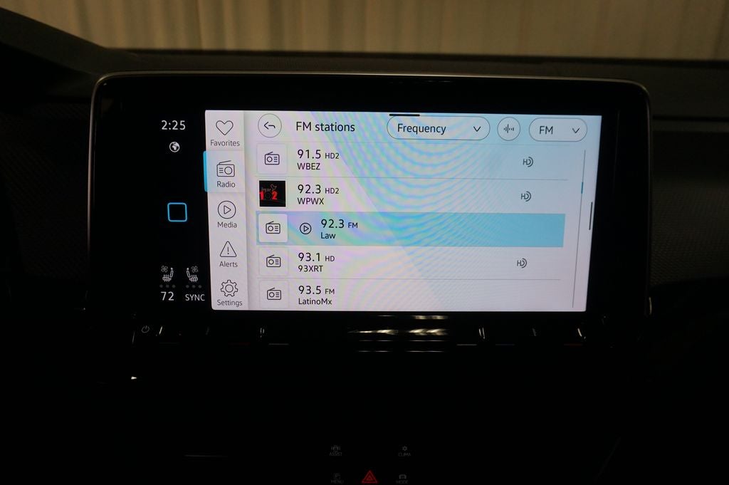 2025 Volkswagen Atlas Cross Sport 2.0T SEL Premium R-Line