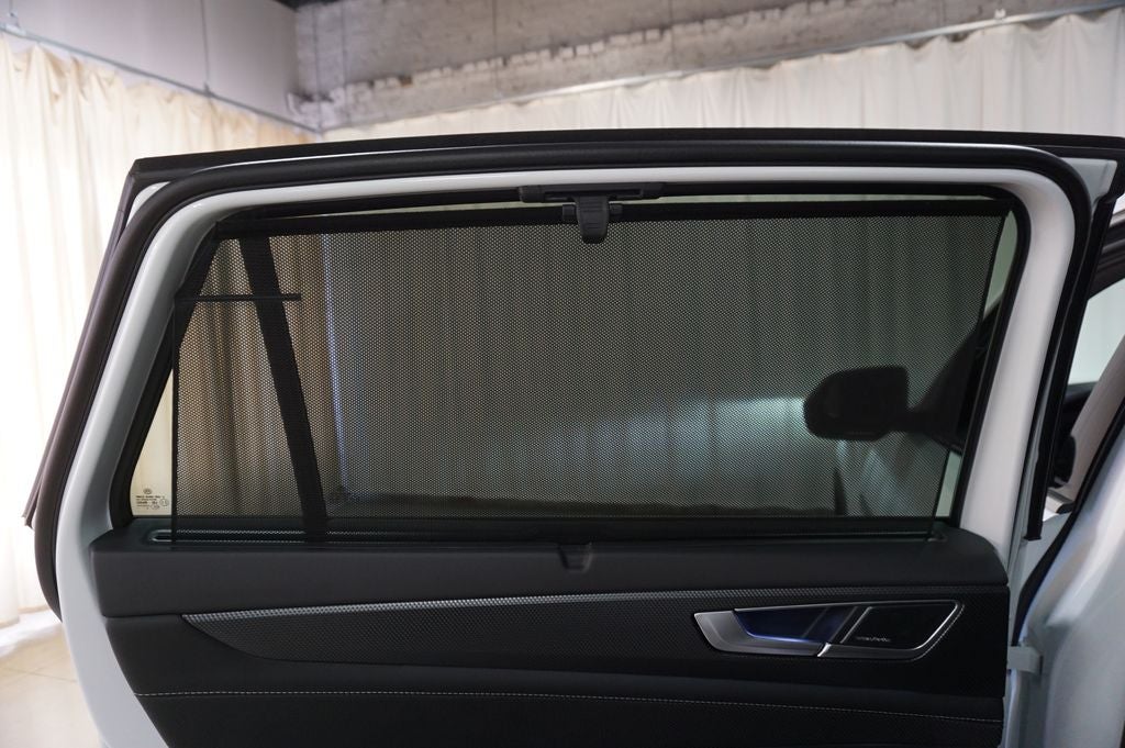 2025 Volkswagen Atlas Cross Sport 2.0T SEL Premium R-Line