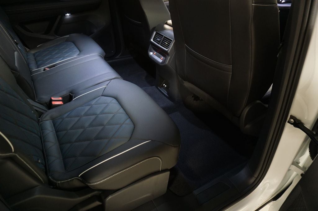 2025 Volkswagen Atlas Cross Sport 2.0T SEL Premium R-Line