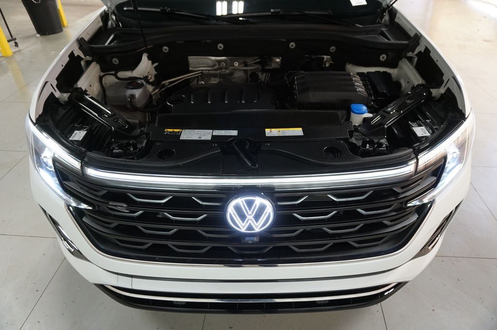 2025 Volkswagen Atlas Cross Sport 2.0T SEL Premium R-Line