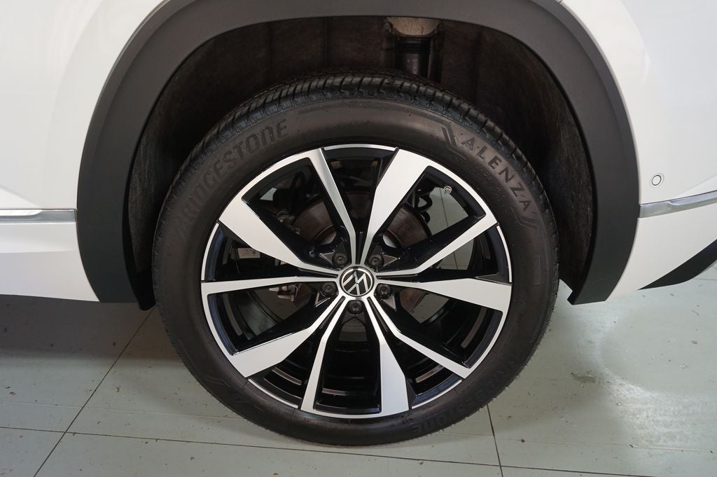 2025 Volkswagen Atlas Cross Sport 2.0T SEL Premium R-Line