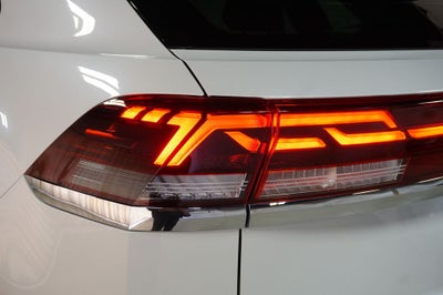 2025 Volkswagen Atlas Cross Sport 2.0T SEL Premium R-Line