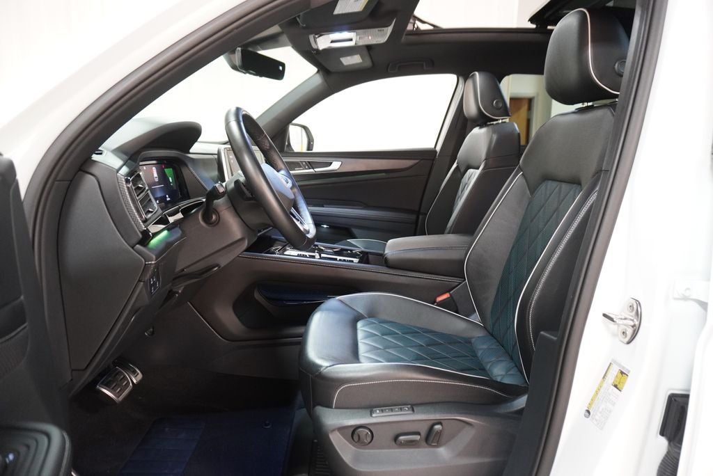 2025 Volkswagen Atlas Cross Sport 2.0T SEL Premium R-Line