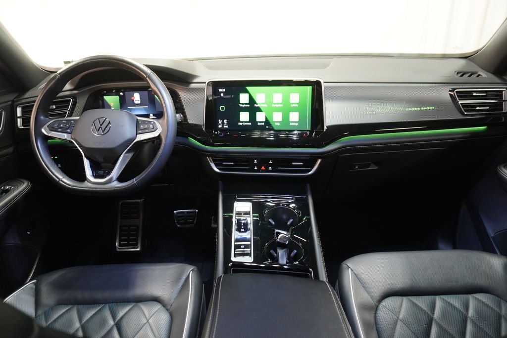 2025 Volkswagen Atlas Cross Sport 2.0T SEL Premium R-Line