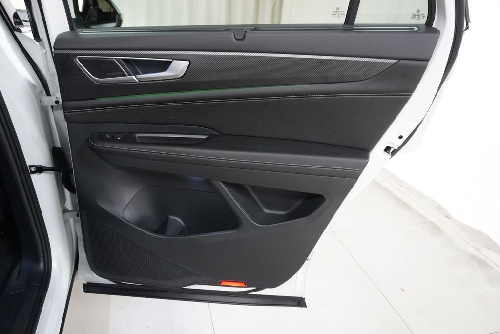 2025 Volkswagen Atlas Cross Sport 2.0T SEL Premium R-Line