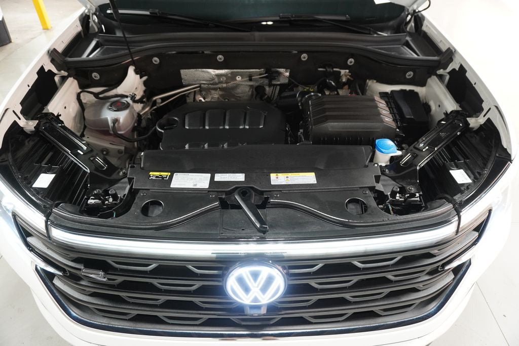 2025 Volkswagen Atlas Cross Sport 2.0T SEL Premium R-Line