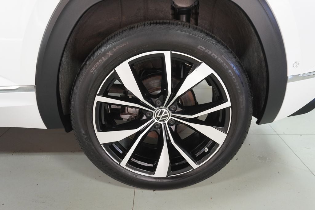 2025 Volkswagen Atlas Cross Sport 2.0T SEL Premium R-Line