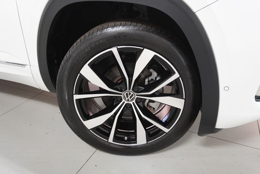 2025 Volkswagen Atlas Cross Sport 2.0T SEL Premium R-Line
