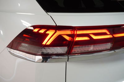 2025 Volkswagen Atlas Cross Sport 2.0T SEL Premium R-Line