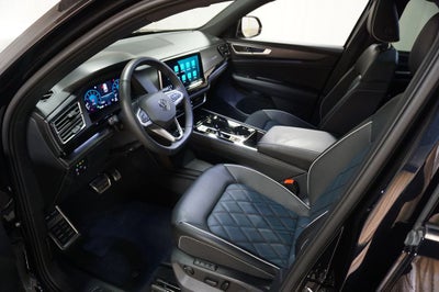 2025 Volkswagen Atlas Cross Sport 2.0T SEL Premium R-Line
