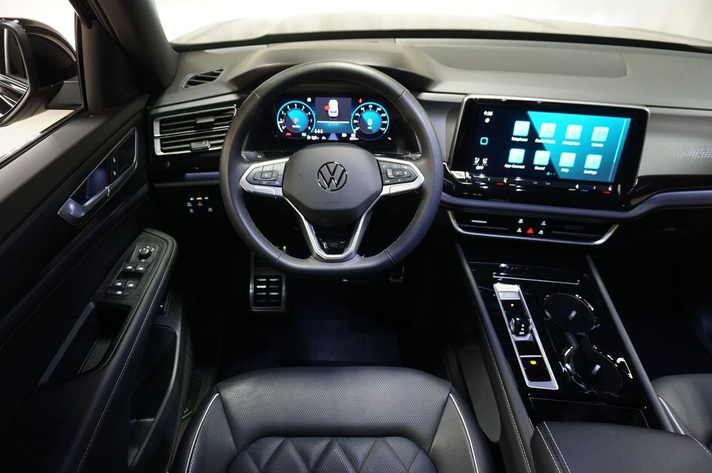 2025 Volkswagen Atlas Cross Sport 2.0T SEL Premium R-Line