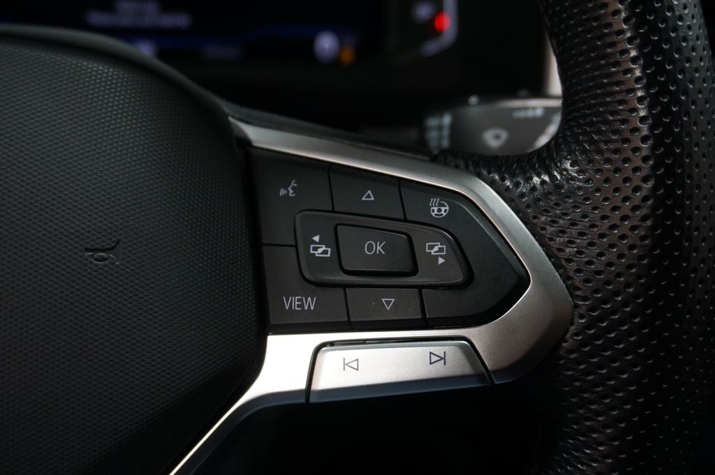 2023 Volkswagen Atlas Cross Sport 3.6L V6 SEL Premium R-Line