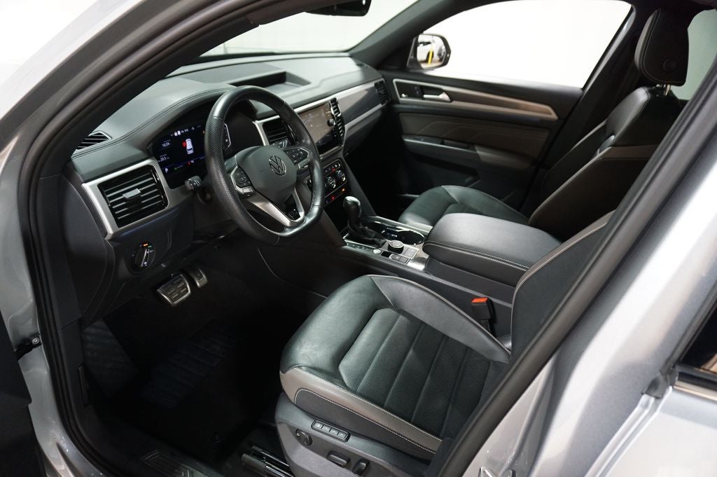 2023 Volkswagen Atlas Cross Sport 3.6L V6 SEL Premium R-Line