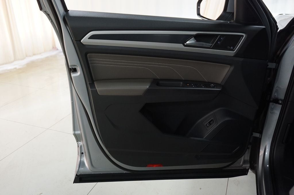 2023 Volkswagen Atlas Cross Sport 3.6L V6 SEL Premium R-Line