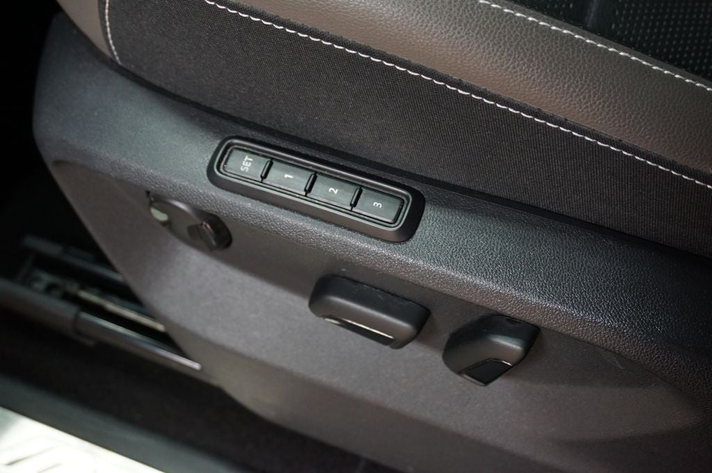 2023 Volkswagen Atlas Cross Sport 3.6L V6 SEL Premium R-Line