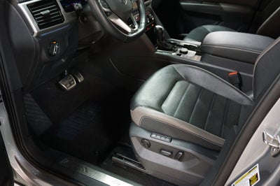 2023 Volkswagen Atlas Cross Sport 3.6L V6 SEL Premium R-Line