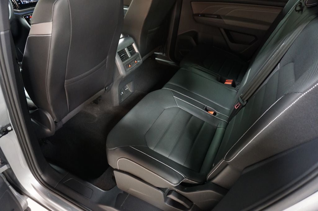 2023 Volkswagen Atlas Cross Sport 3.6L V6 SEL Premium R-Line