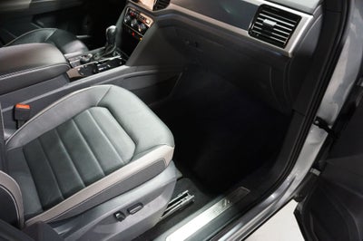 2023 Volkswagen Atlas Cross Sport 3.6L V6 SEL Premium R-Line