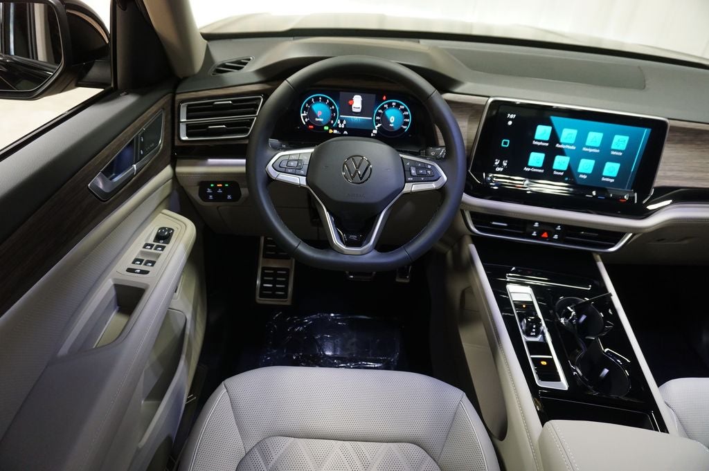 2026 Volkswagen Atlas 2.0T SEL Premium R-Line