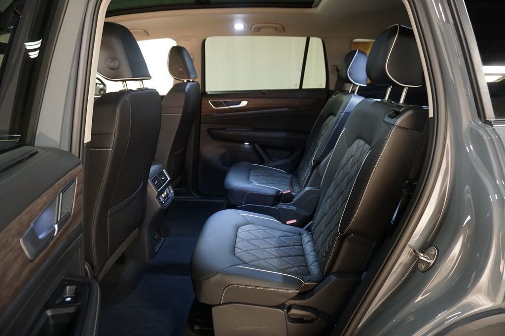 2025 Volkswagen Atlas 2.0T SEL Premium R-Line