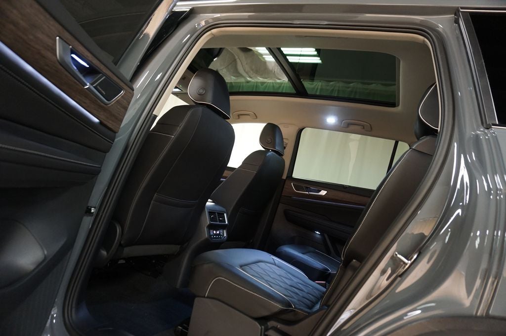 2025 Volkswagen Atlas 2.0T SEL Premium R-Line