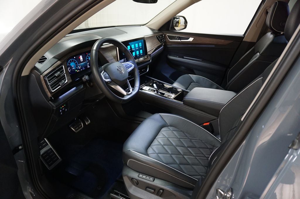 2025 Volkswagen Atlas 2.0T SEL Premium R-Line